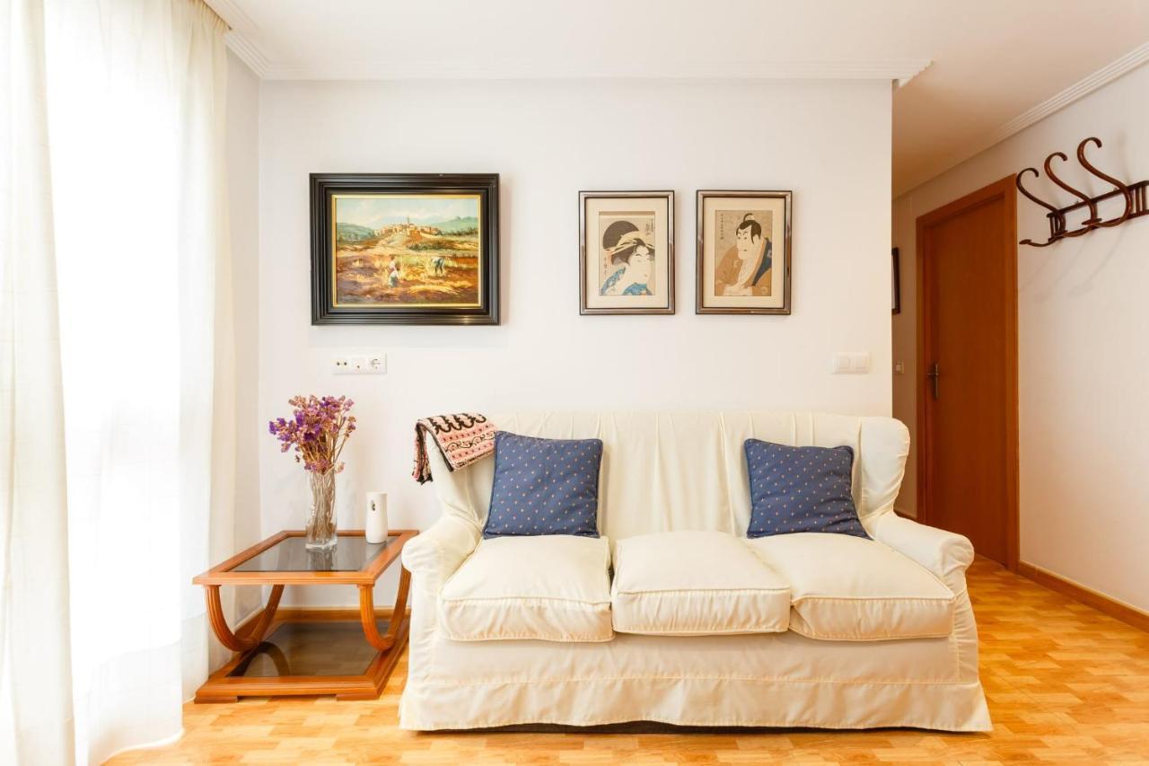 Gatu Villa Elvira Junto Al Hospital Y Playa 2 Dormit Y 2 Banos, Preferente Mayores De 25 Anos Y Familias كاديز المظهر الخارجي الصورة