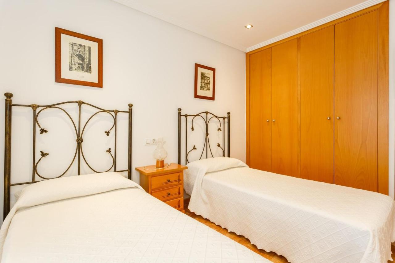 Gatu Villa Elvira Junto Al Hospital Y Playa 2 Dormit Y 2 Banos, Preferente Mayores De 25 Anos Y Familias كاديز المظهر الخارجي الصورة